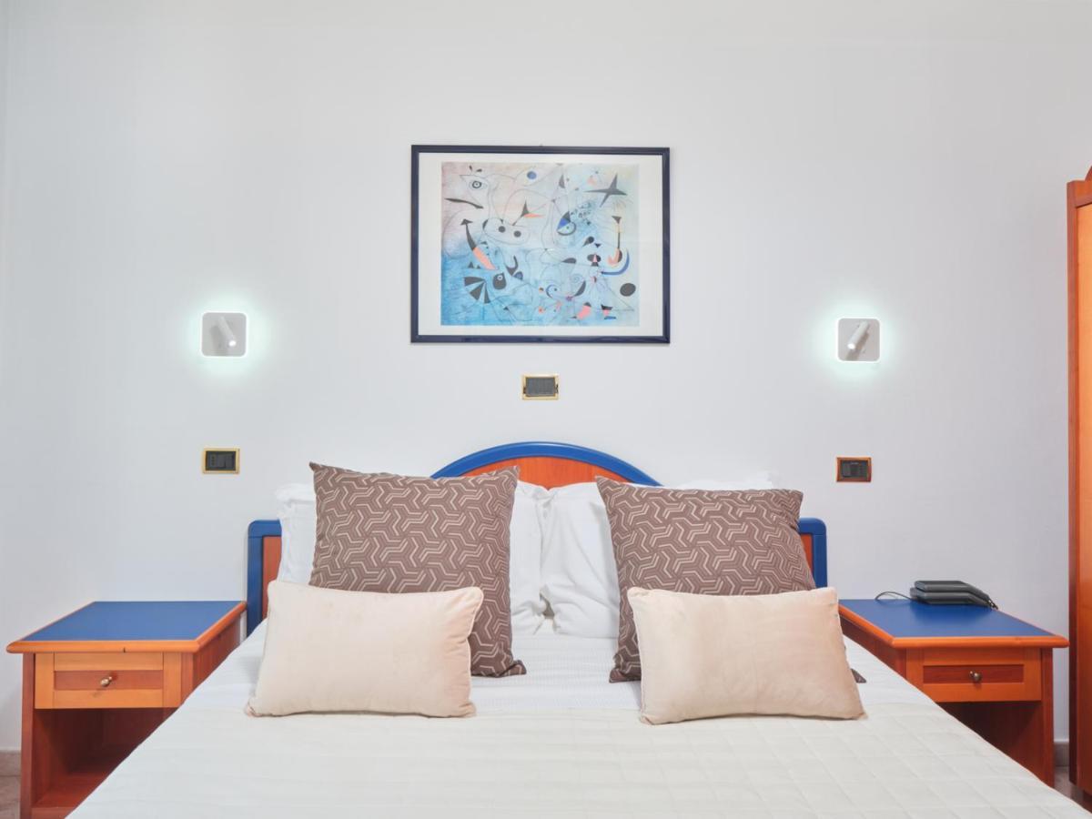 Hotel Ascot Риччоне Екстер'єр фото