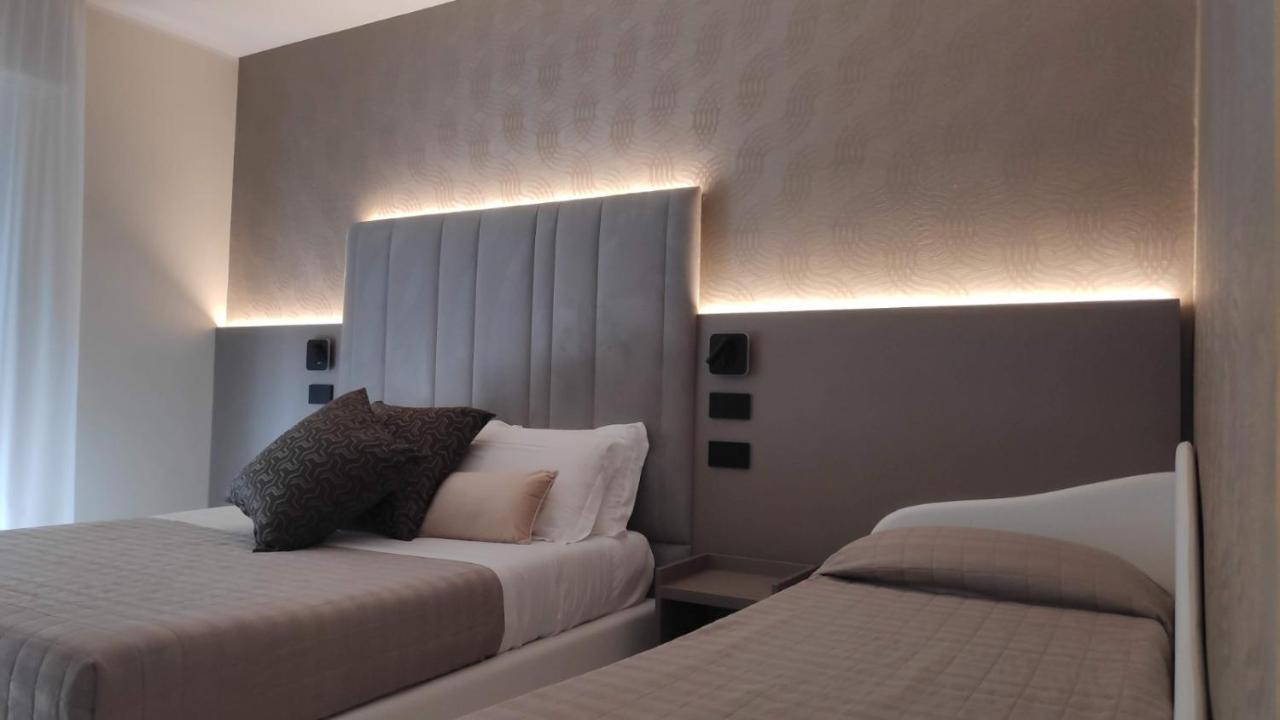 Hotel Ascot Риччоне Екстер'єр фото