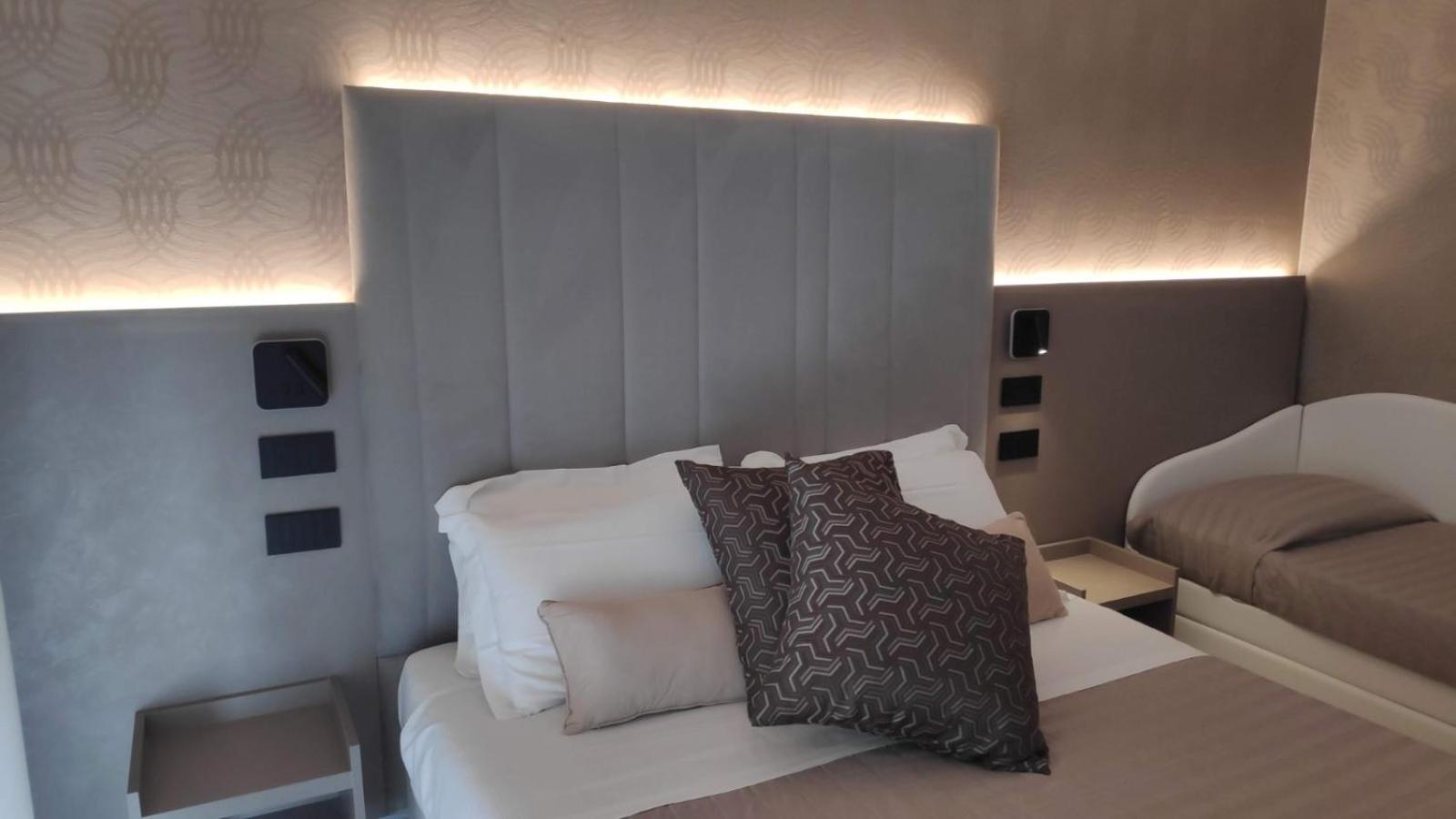 Hotel Ascot Риччоне Екстер'єр фото