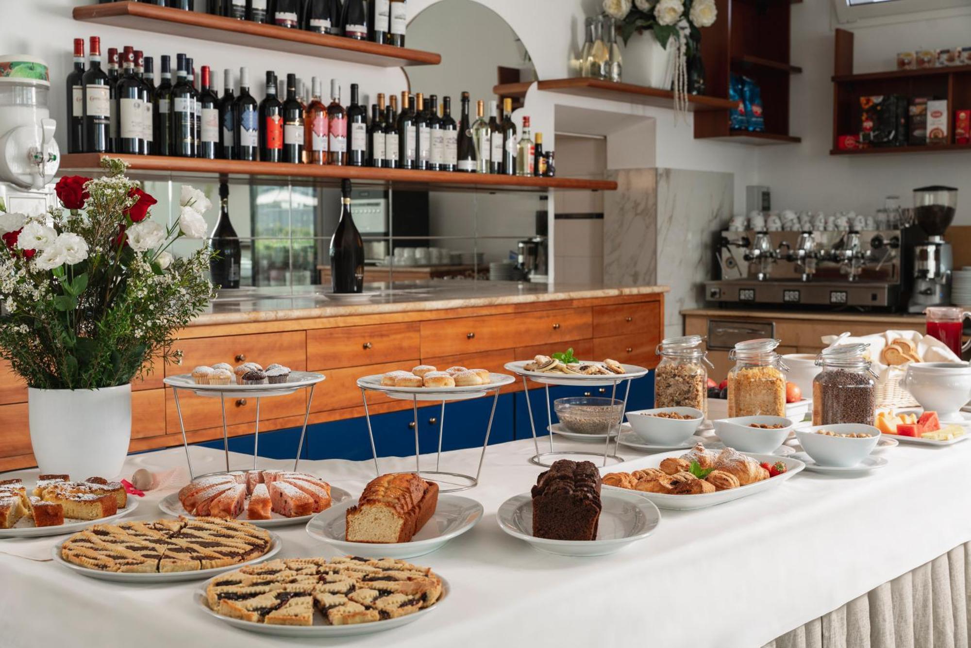 Hotel Ascot Риччоне Екстер'єр фото