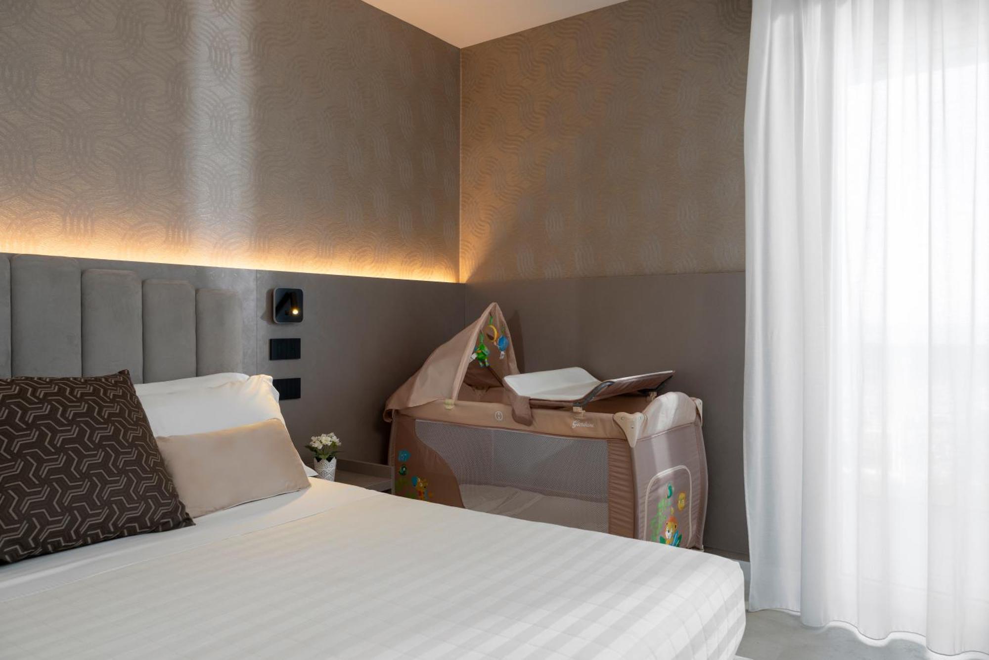 Hotel Ascot Риччоне Екстер'єр фото