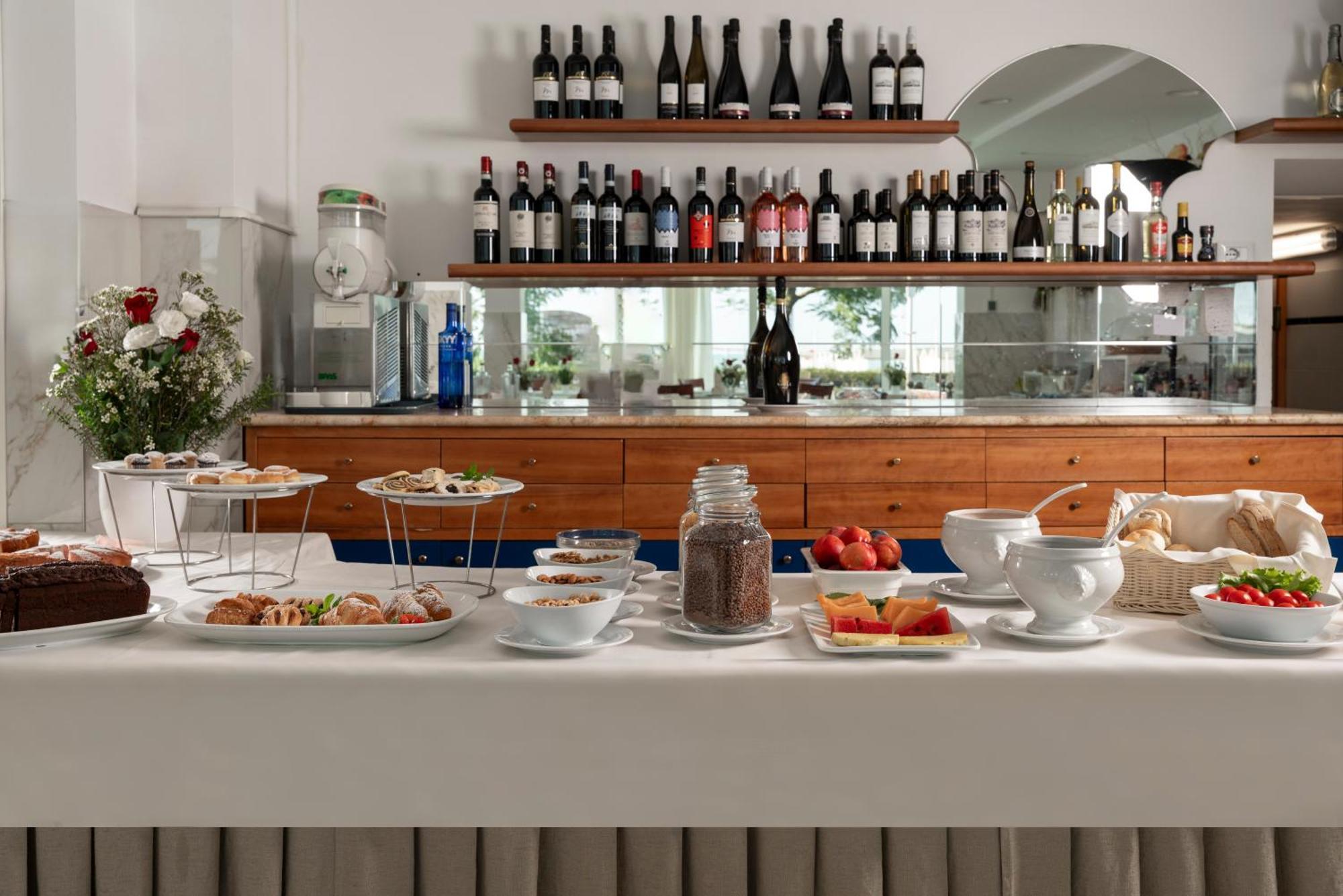 Hotel Ascot Риччоне Екстер'єр фото