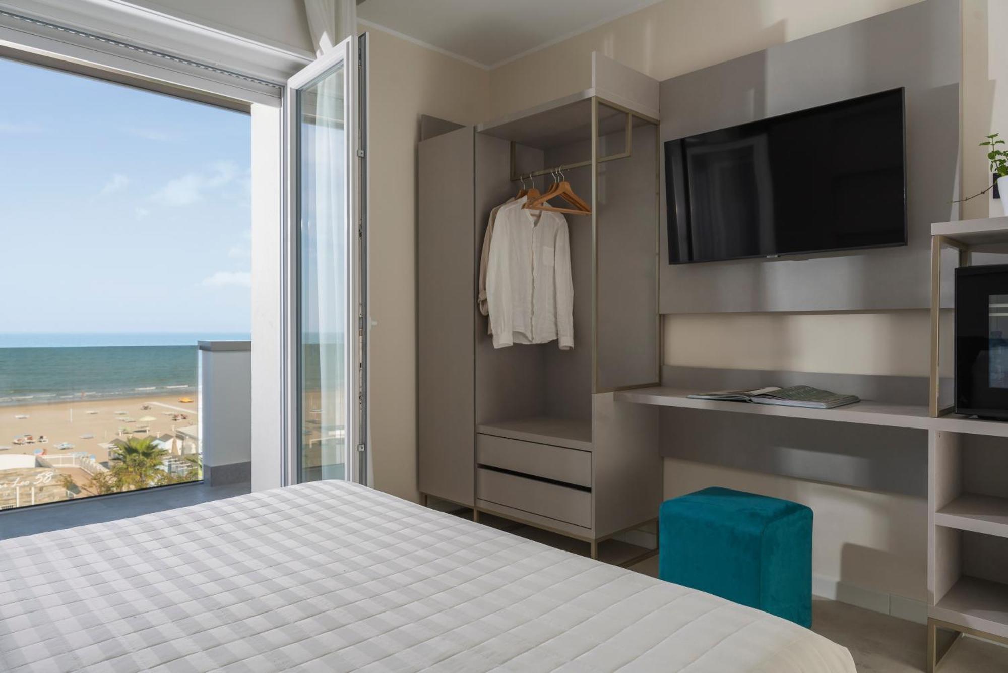 Hotel Ascot Риччоне Екстер'єр фото