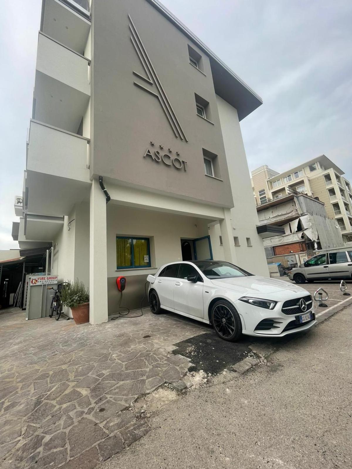 Hotel Ascot Риччоне Екстер'єр фото